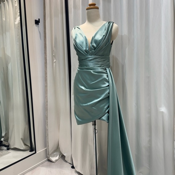Ocean Teal V-neck Evening Gown - Picture 1 of 6